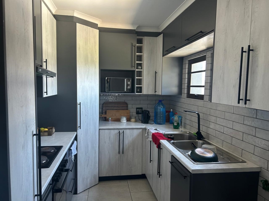 To Let 3 Bedroom Property for Rent in Braelyn Eastern Cape